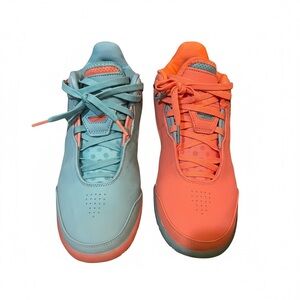 Vibrant Dual-Tone Men's Athletic Shoes